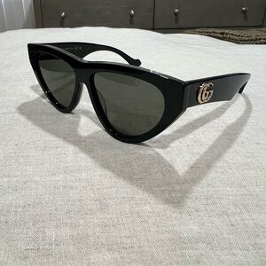 Gucci Cat-Eye Sunglasses